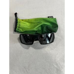 Oakley Gascan Polarized Black Sunglasses Standard Issue with soft case